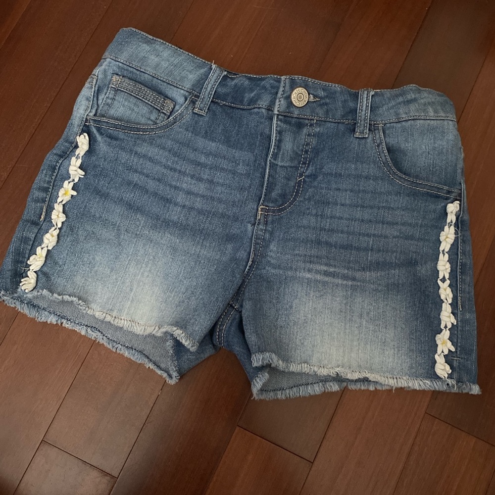 Daisy shorts